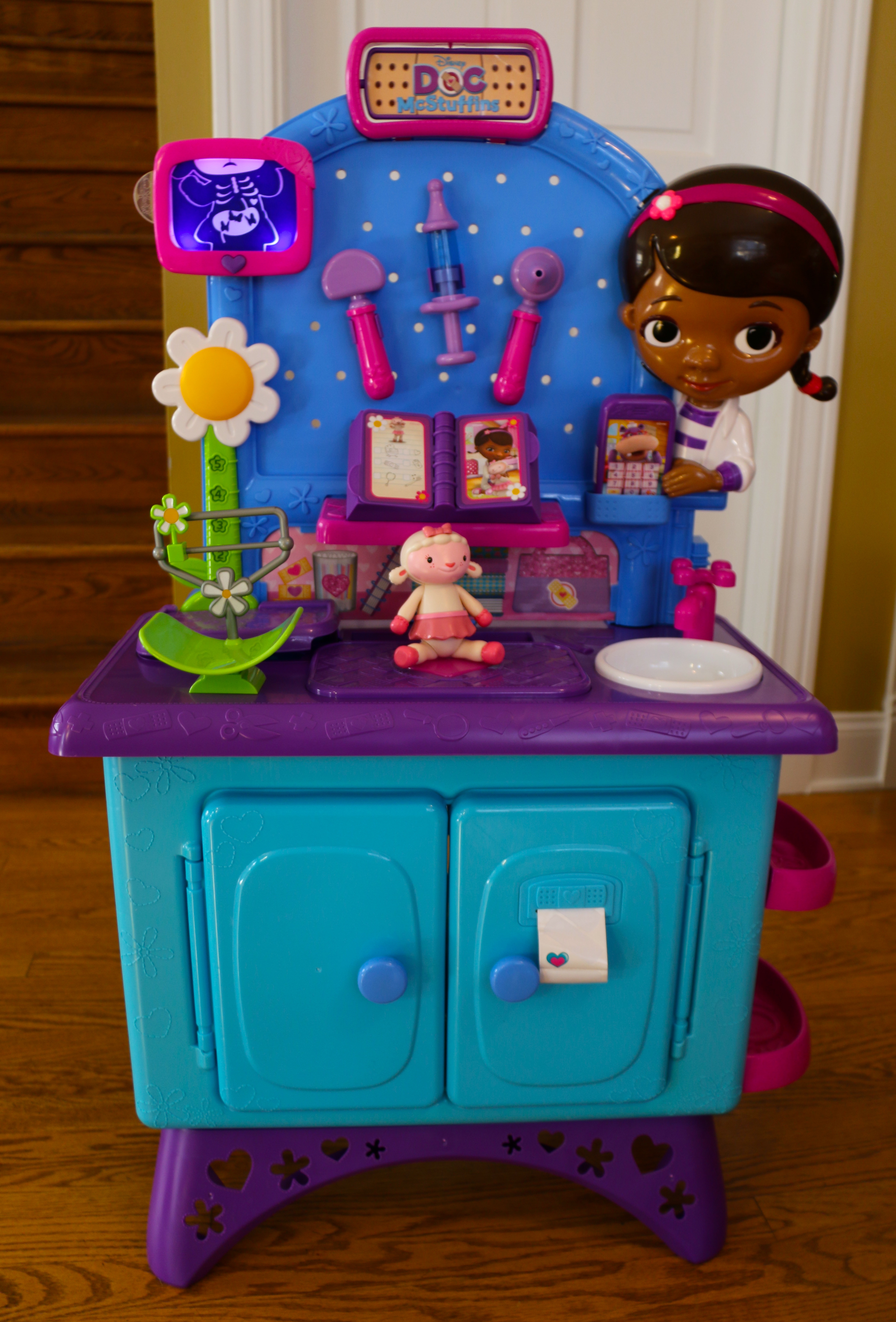 doc mcstuffins exam table